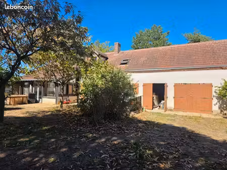 longère à la campagne 119m2 avec dépendances et terrain de 4463m2