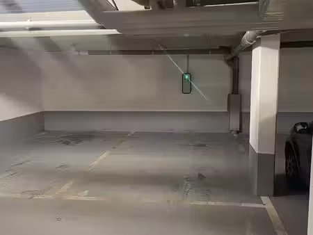 parking avec borne de recharge