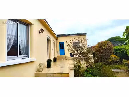 grande maison sur jardin proche du centre de saintes  non inondable