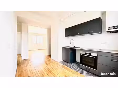 a vendre 3 pièces . 62 m2 / + garage borne rechargeable / saint brieuc 22. quartier centre