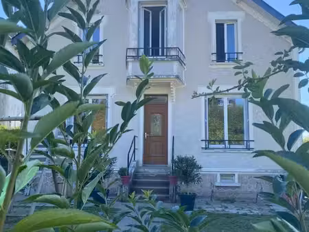 maison 5 pièces 136 m²