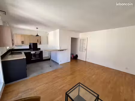 appartement 2 pièces avec balcon  parking et cave – au coeur de nogent-sur-marne