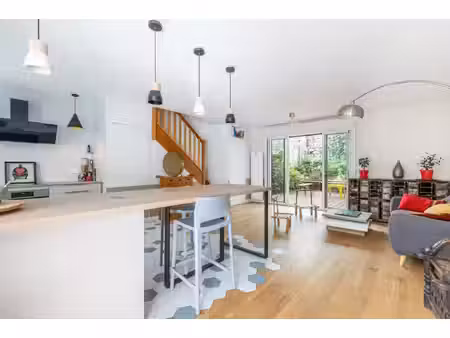 maison avec 3 chambres en parfait état à proximité de toutes