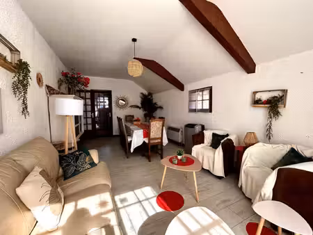 maison comprenant 2 logements attenants