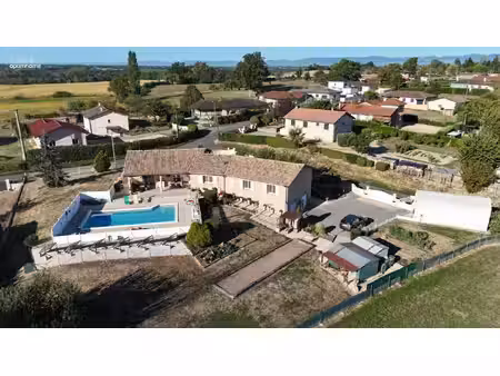 maison familiale de 184 m² avec piscine et vue dégagée – calme et confort