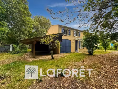 à vendre  maison de 126 m2 avec un terrain de 980m² entre tesson (17460) et saintes (17100
