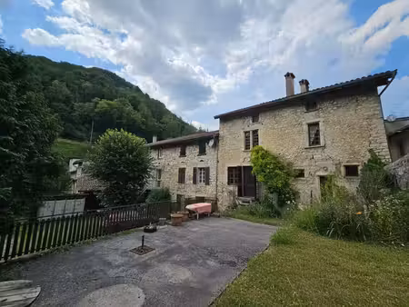 maison du xvie entre lyon et genève