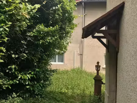 maison à rénover avec cachet – emplacement exceptionnel à collonges-au-mont-d'or