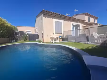 exclusivite  villa 3 chambres  jardin  bassin  stationnement privatif
