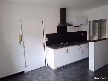 loue appartement f1 40m² centre ville de montmeyran