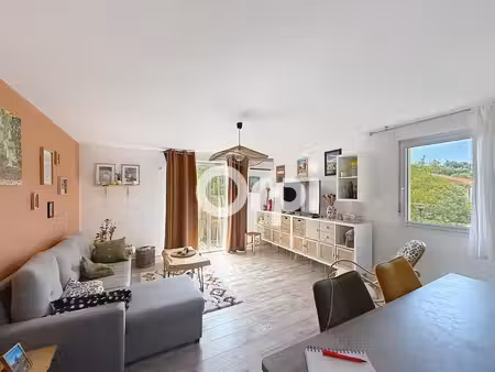 appartement à louer - beau t3 dans une résidence calme  sécurisée avec piscine