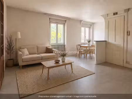 maison sur 3 niveaux - 250 m² - 8 pièces -4 chambres