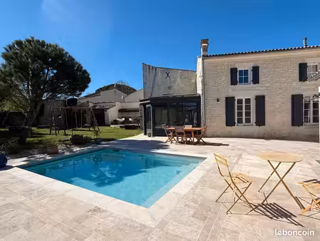 maison charentaise rénovée avec piscine - 168 m² habitable - entre saintes et royan