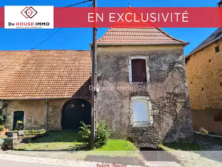 maison en pierre mitoyenne un côté (par le garage) à rénover en partie - 142m² habitable -