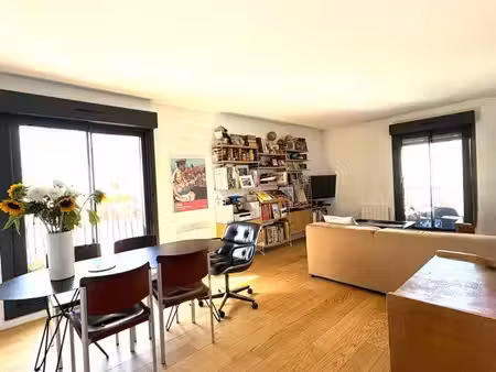 appartement 3p. 67m2 lumineux et au calme absolu centre ville de puteaux