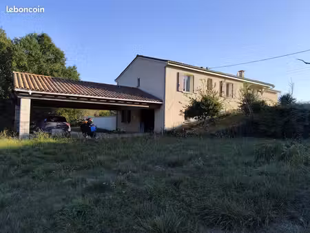 maison plein pied 141m² avec sous sol sur 8500m² de terrain