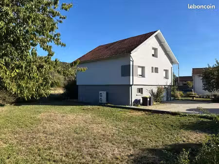 maison 138 m2 - classe énergétique b - 3 chambres - terrain plat de 27ares