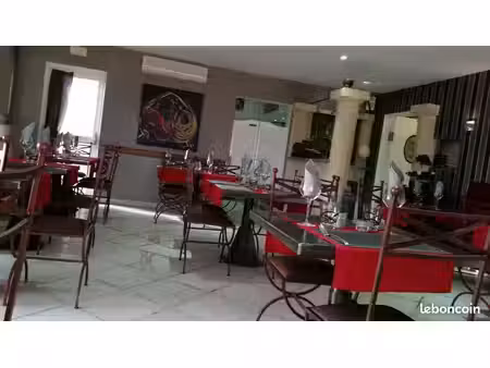 restaurant a la location dans un joli cadre proche d un site touristique fréquenté