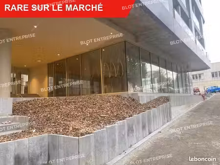 local commercial 149 m²