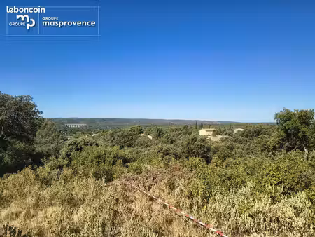 terrain à bâtir de 1490 m² à castillon-du-gard (30)