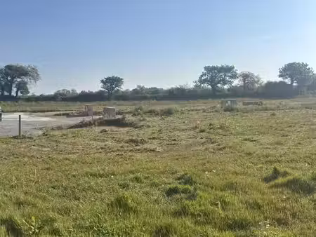 terrain 315 m² guilers