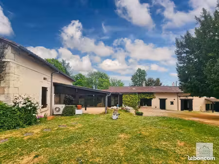 propriété 9 pièces 273 m²