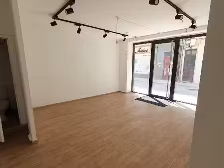 commerce 38 m²
