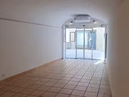 local commercial 59 m²