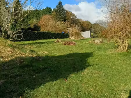 terrain constructible - 900 m² - viabilisé - libre de constructeur - hors lotissement