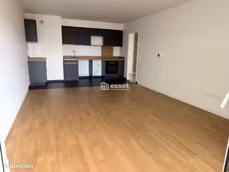 appartement 4 pièces 86.2m² à louer 2450 - suresnes 92150