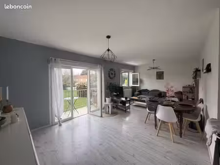 t3 lumineux de 60 m²
