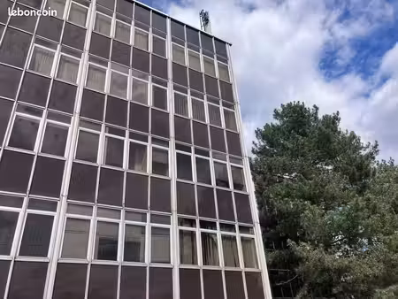 bureau 1 650 m²