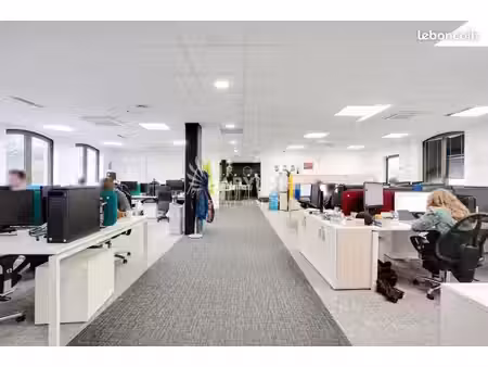 bureau 335 m²