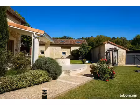 maison de caractère meublée 210 m² avec piscine – proche périgueux