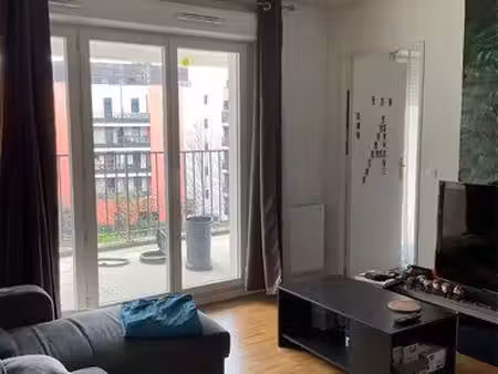 bel appartement traversant avec loggia 9m2