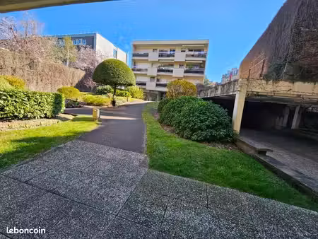 bureaux 49 m²