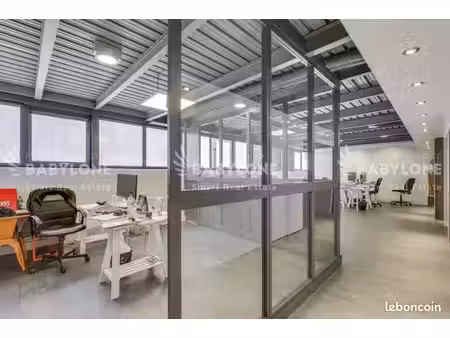 bureaux 378 m²
