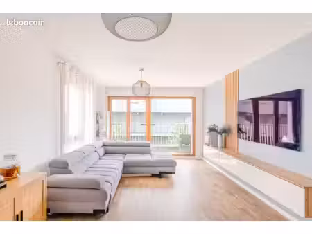 appartement 3 pièces 68 3 + balcon 8 5 m2 + parking - cergy