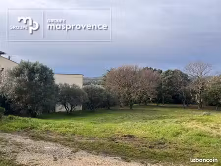 terrain à bâtir de 750 m² à uzes (30)