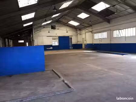 local industriel 1 000 m²
