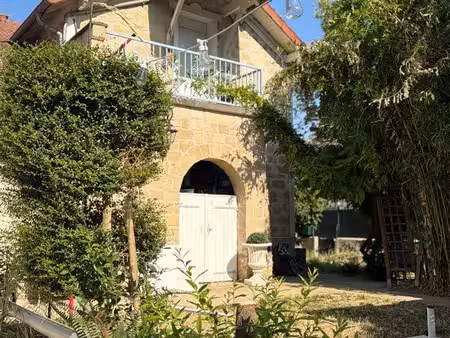 charmante maison avec une piscine