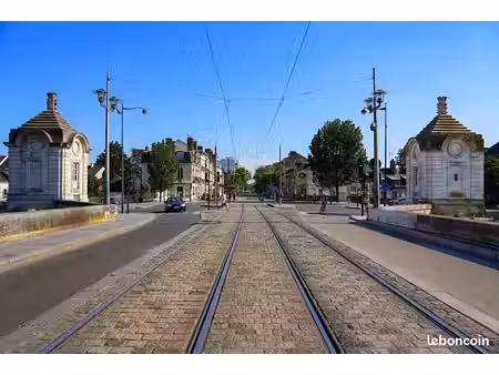 local 76 m² orleans