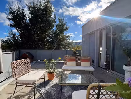 apparemment t2 esprit maison 40 m² + terrasse 30 m² – dernier étage – parking