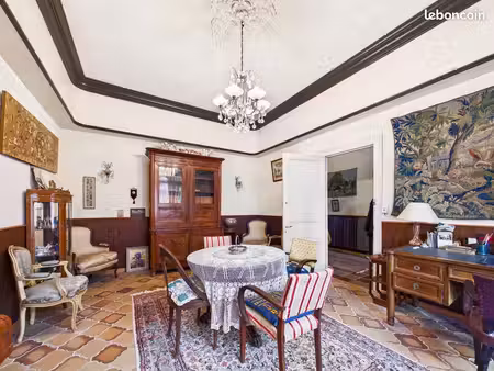 appartement 12 pièces 323 m²