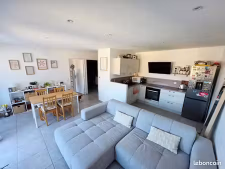 appartement 43 m² – terrasse 16 m² – parking privatif – l’étrat