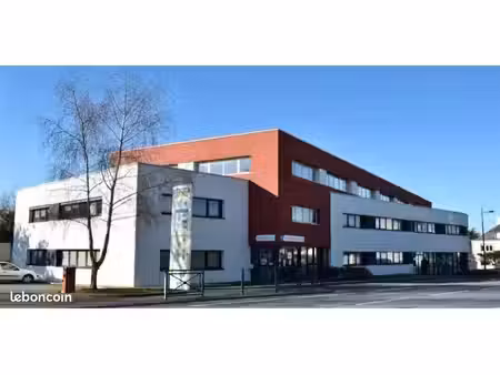 auray – cabinet médical / plateau de bureaux de 180 m² avec 7 stationnements