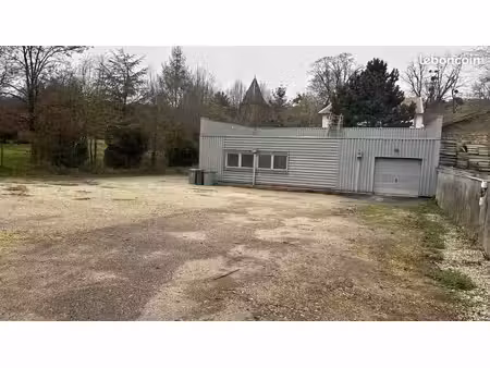 local 500 m²