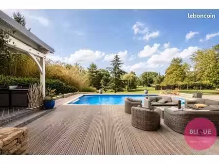 propriété 9 pièces 335 m²
