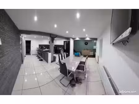 vend maison avec 2000 m² de terrain