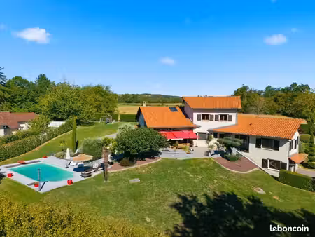 maison 10 pièces 300 m²